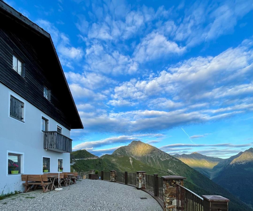 Вилла Enzianhuette Jaufenpass Сан-Леонардо-ин-Пассирия Экстерьер фото